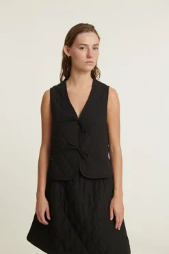 Hanna Vest