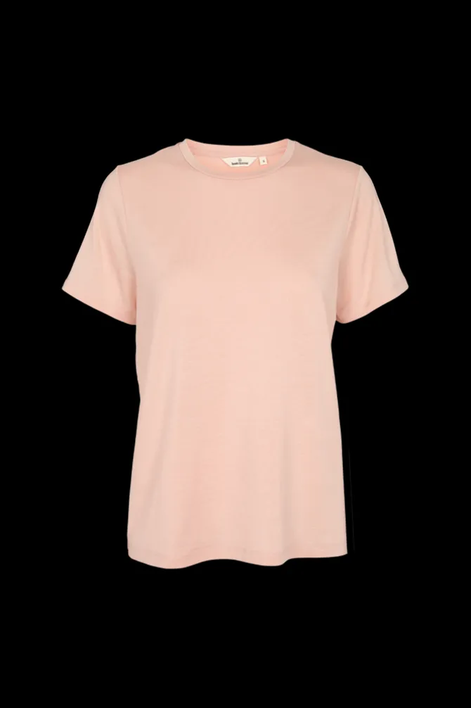 Jolanda Tee