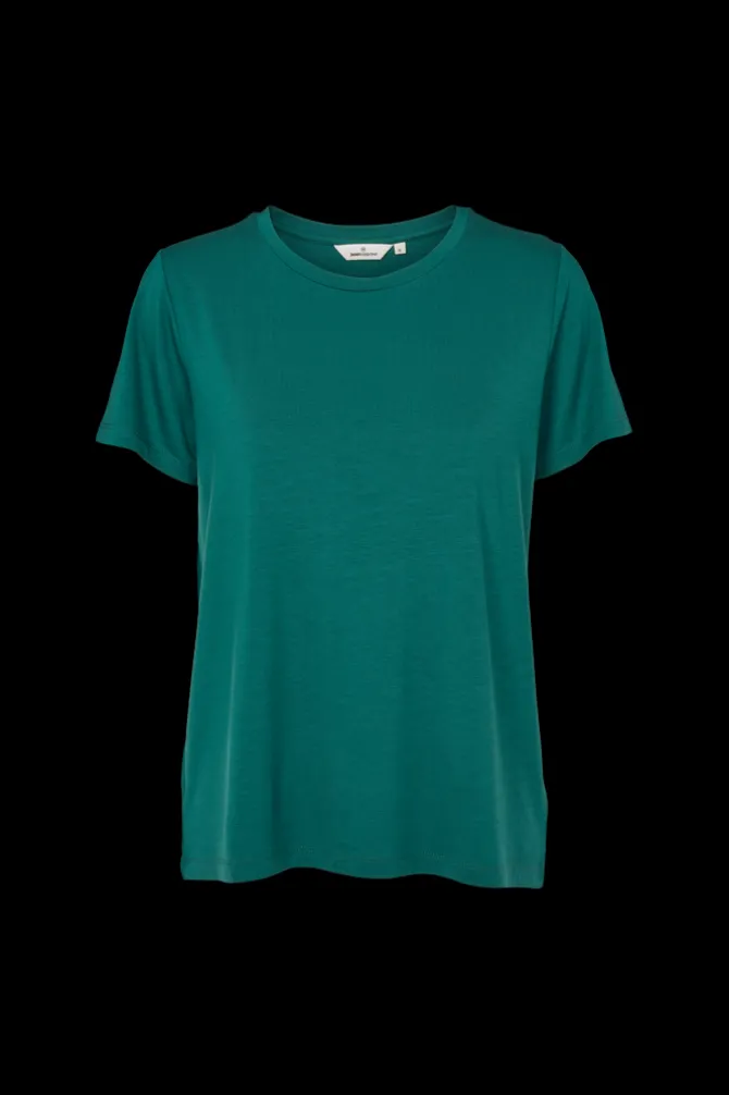 Jolanda Tee
