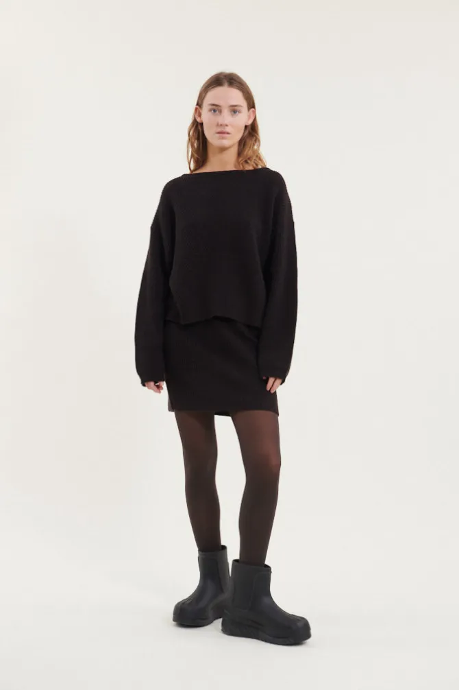 Lise Scoop Neck