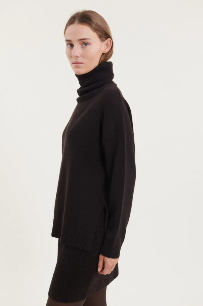 Lise Short T-Neck