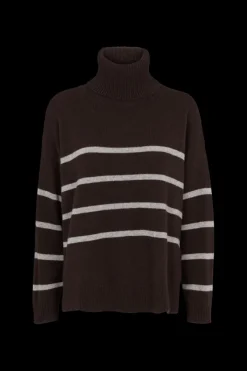 Lise Short T-Neck