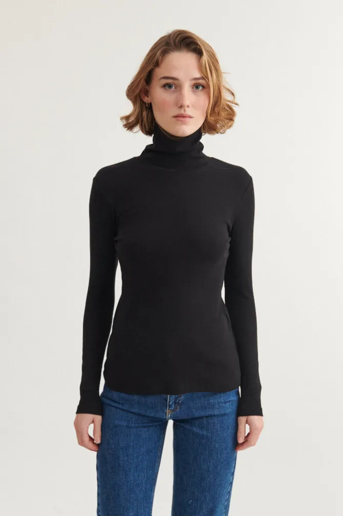 Ludmilla High-neck