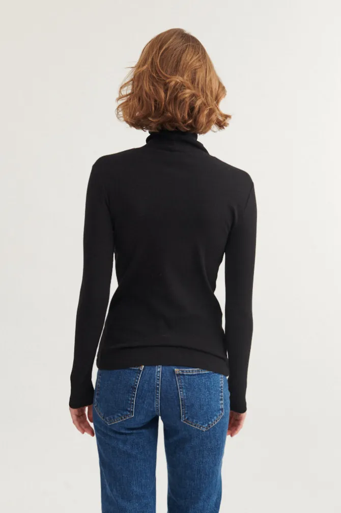 Ludmilla High-neck