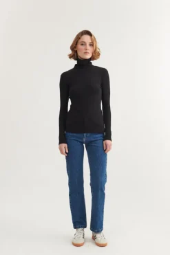 Ludmilla High-neck