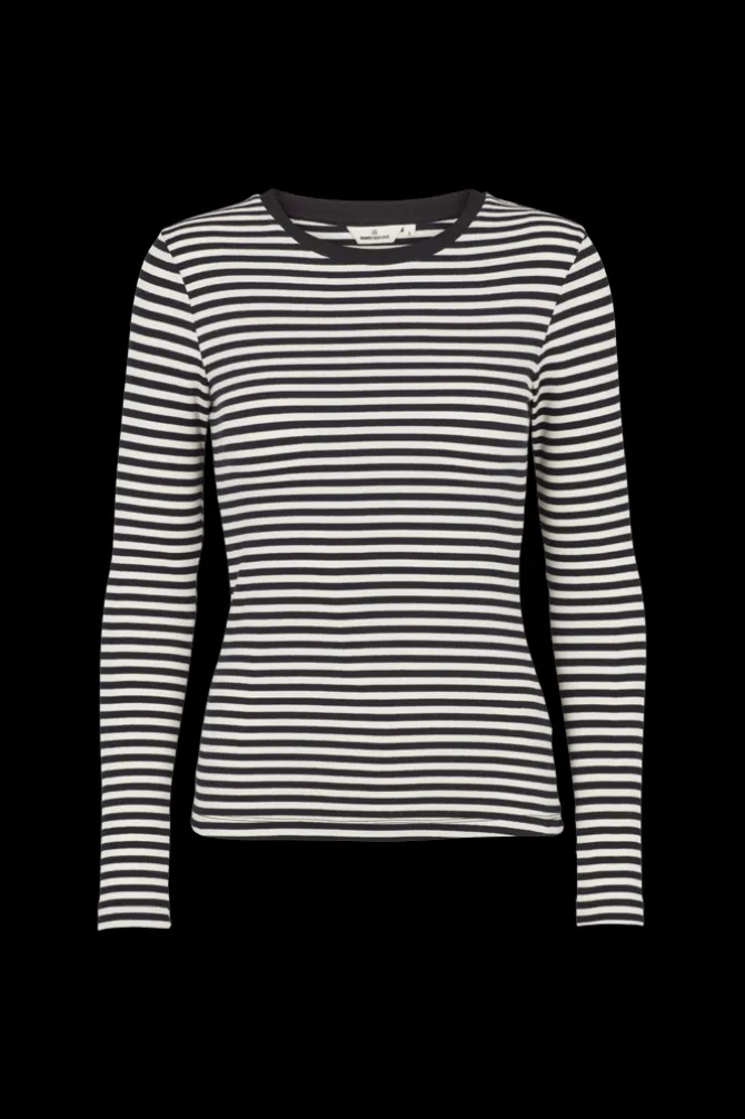 Ludmilla LS Tee