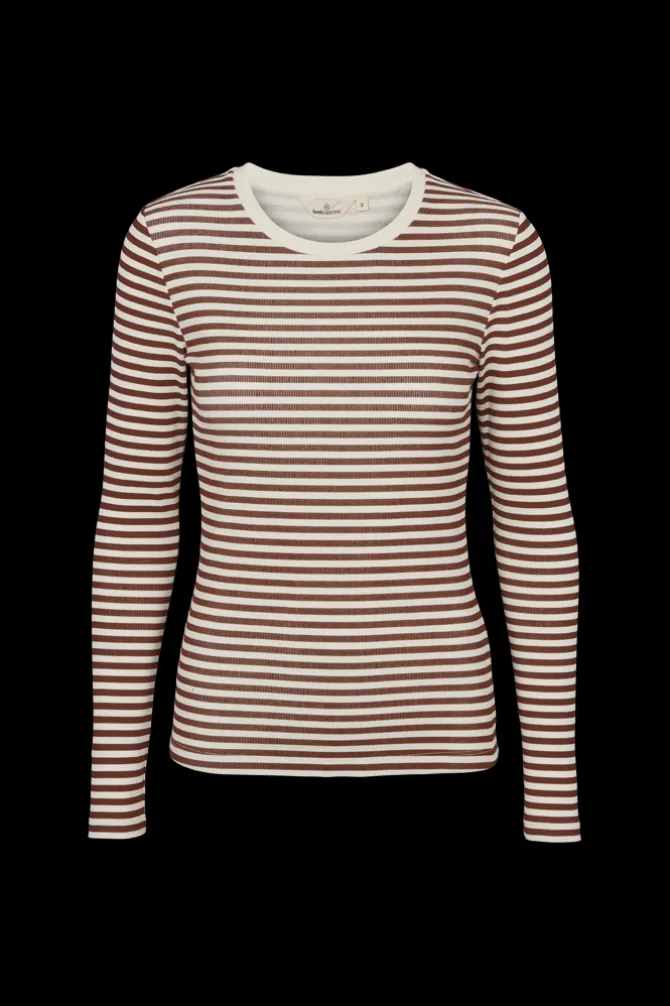 Ludmilla LS Tee