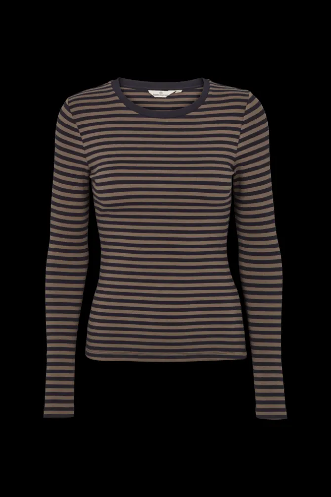 Ludmilla LS Tee