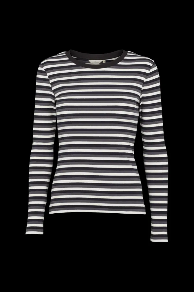 Ludmilla LS Tee