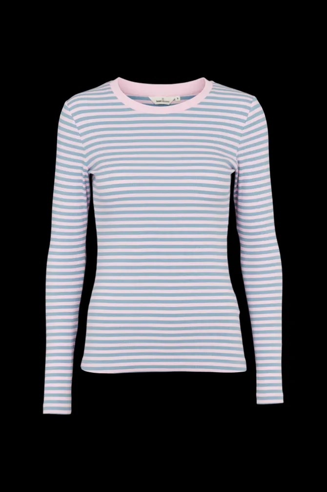 Ludmilla LS Tee
