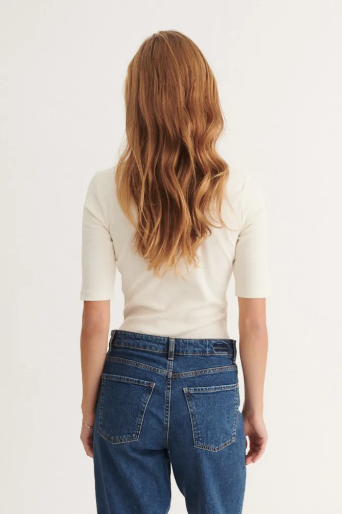 Ludmilla V-Neck