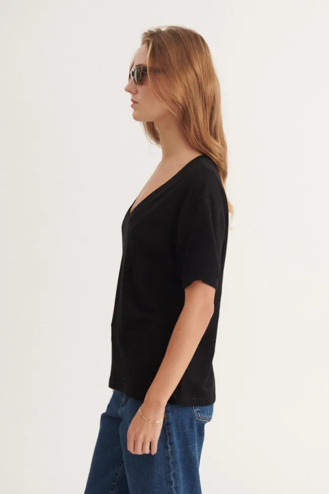 Ryda V-Neck Tee